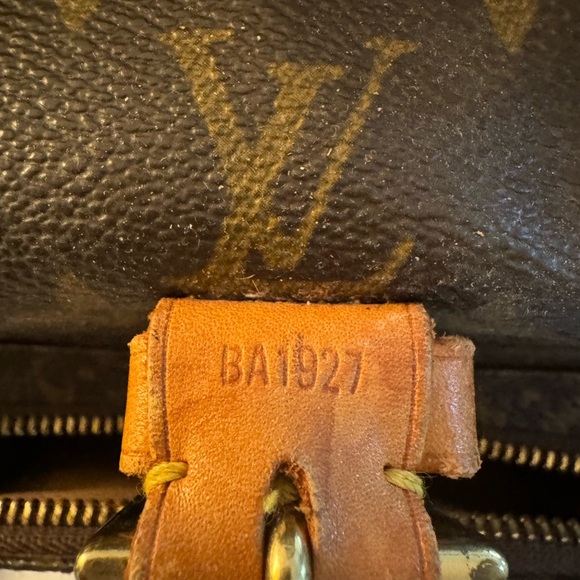 LOUIS VUITTON
Monogram Montsouris GM Backpack This is the authentic - Picture 2 of 16